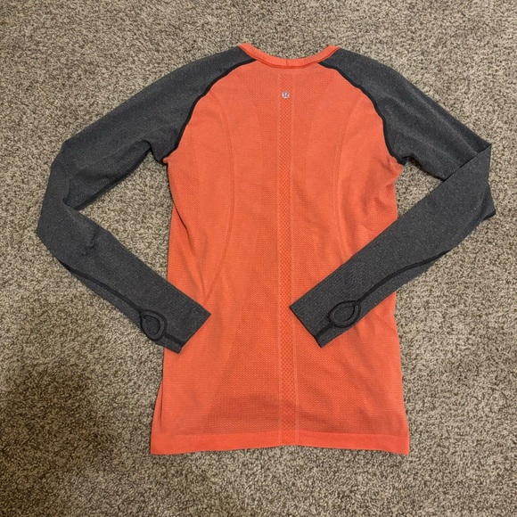 Lululemon Swiftly Tech Long Sleeved Tee
Love Red Deep Coal Raglan Size 8 - Picture 6 of 16